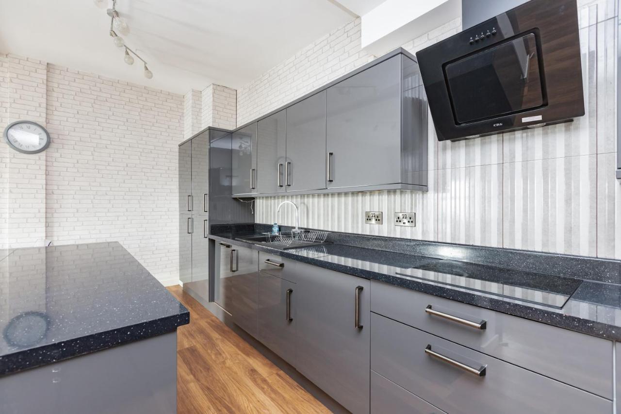Ferienwohnung Manhattan Heights Maidstone Exterior foto