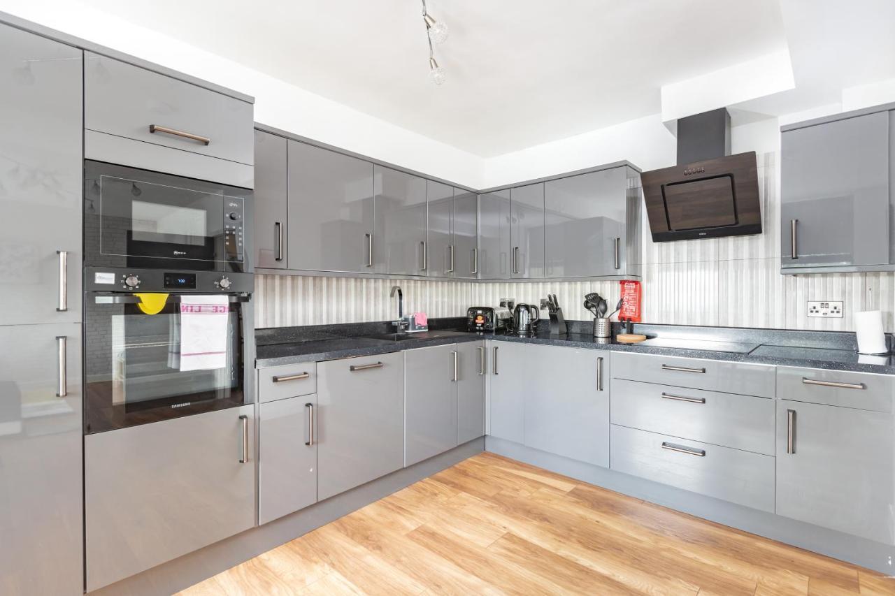 Ferienwohnung Manhattan Heights Maidstone Exterior foto