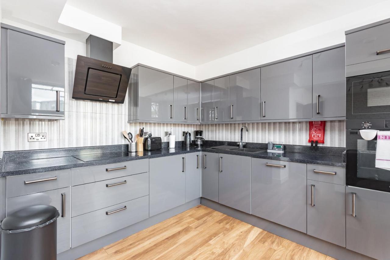 Ferienwohnung Manhattan Heights Maidstone Exterior foto
